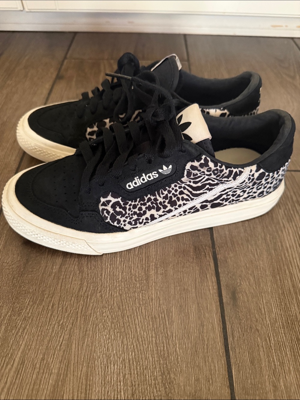 adidas Women's Black and Cream Leopard Low-Top Sneakers